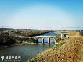 西汉河风光